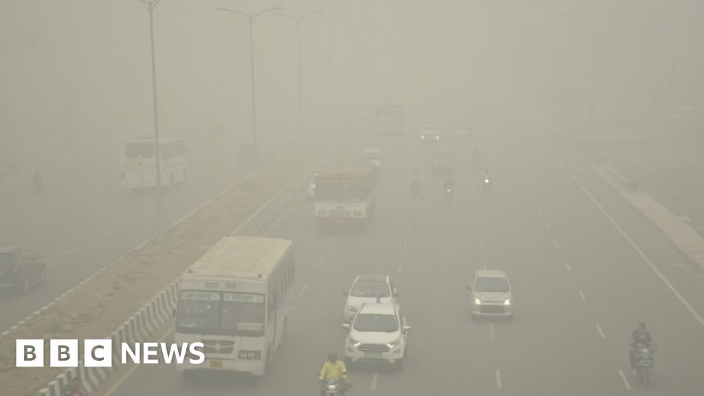 Severe pollution drives Delhi to car rationing