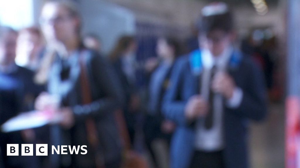 blurred images at jewish school