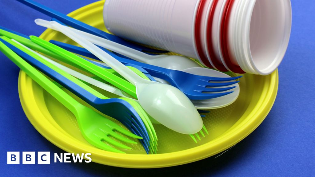 Plastic tableware deals