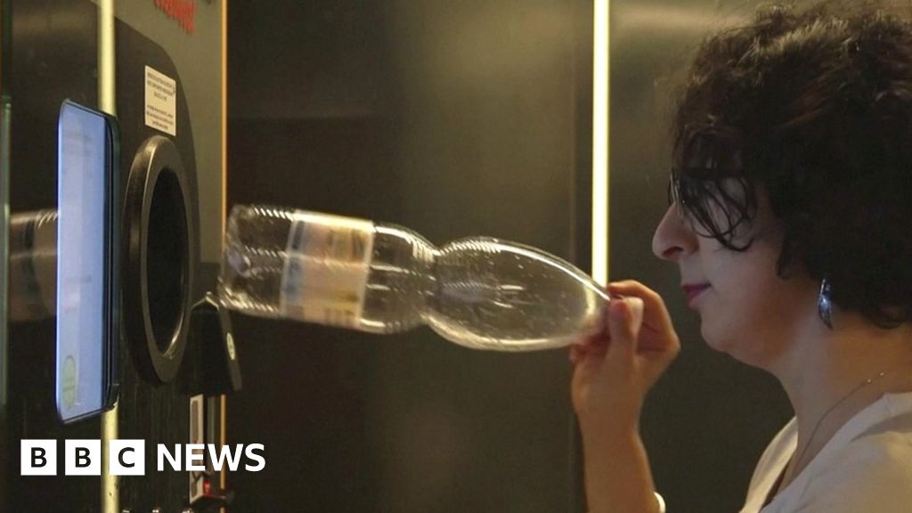 Plastic waste: Rome metro offers tickets for trash