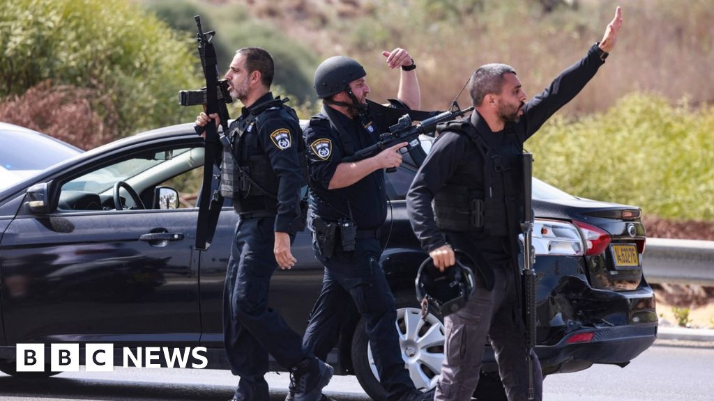 Израелските сили за сигурност провеждат операции за спасяване на заложници
