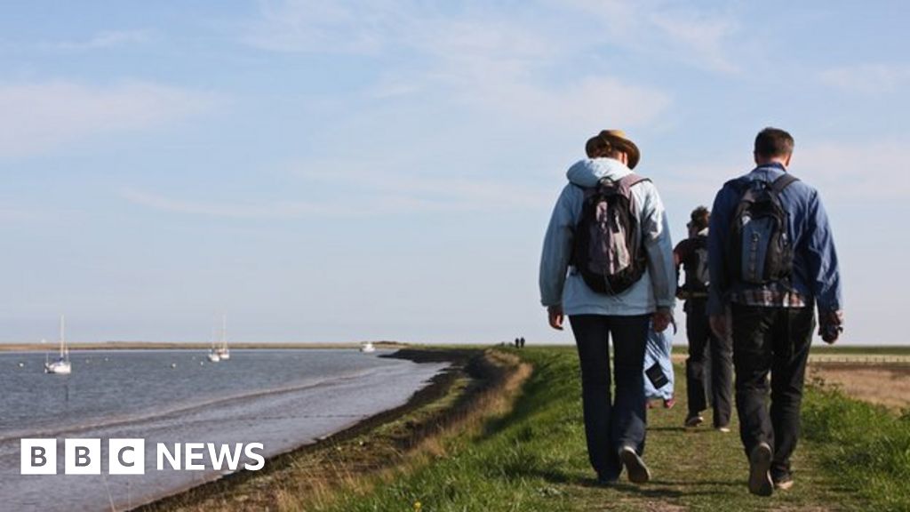 Ramblers Launch App For Biggest Ever Footpath Survey Bbc News