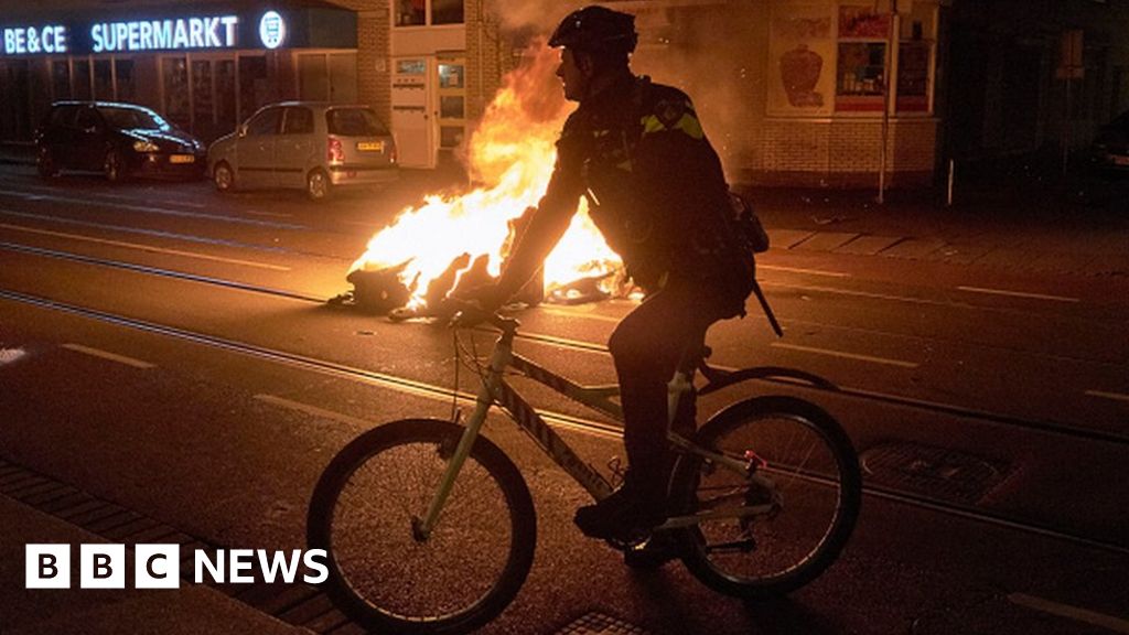 Covid: Dutch curfew riots rage for third night