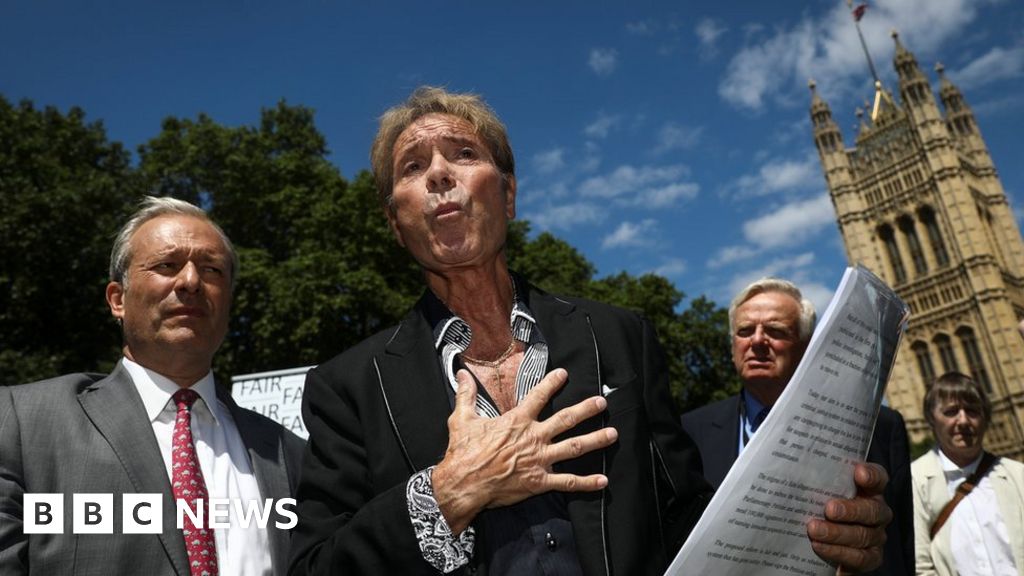 Cliff Richard And Paul Gambaccini Launch Sex Offence Anonymity Campaign