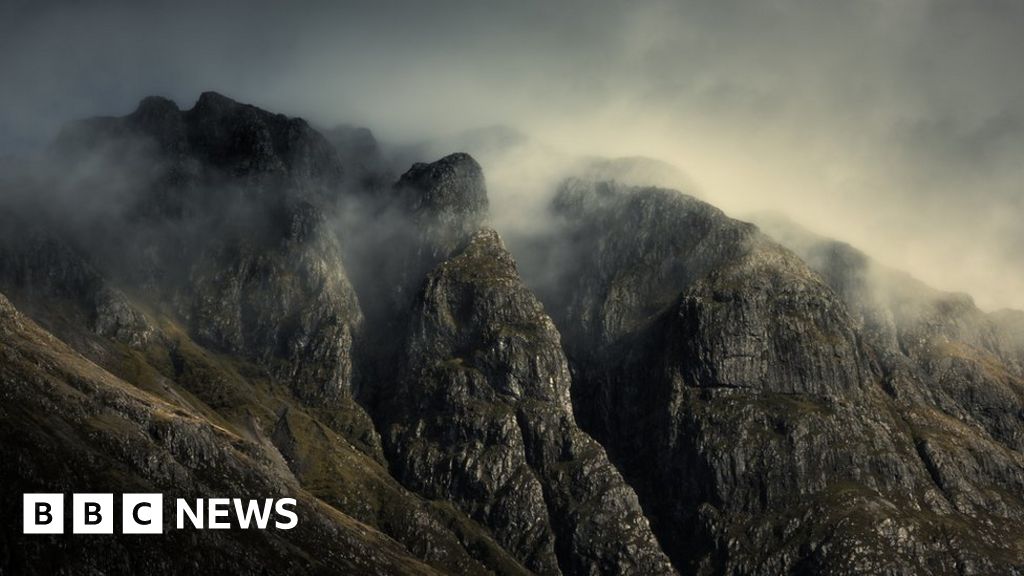 Three climbers found dead in Glen Coe - BBC News