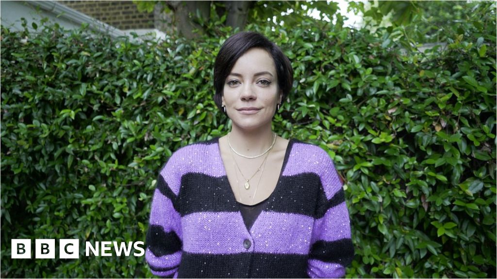 Lily Allen says 'label act to attack