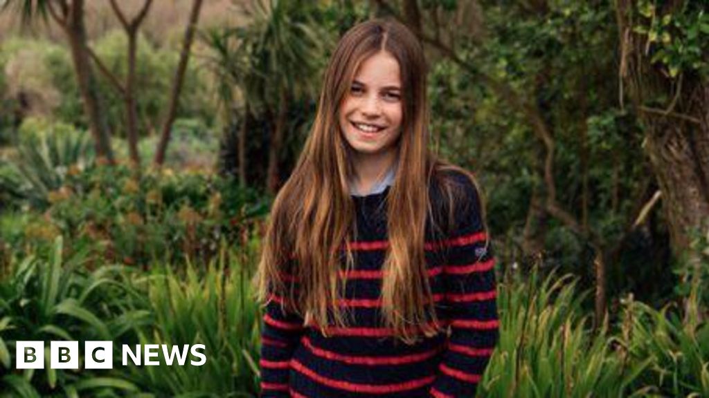 feeds.bbci.co.uk: Smiling Princess Charlotte beams in 11th birthday portrait