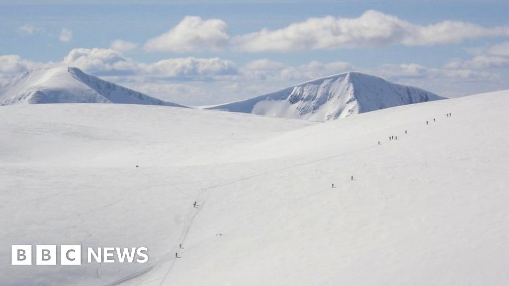 Why is there less snow on Scotland's mountains this year?