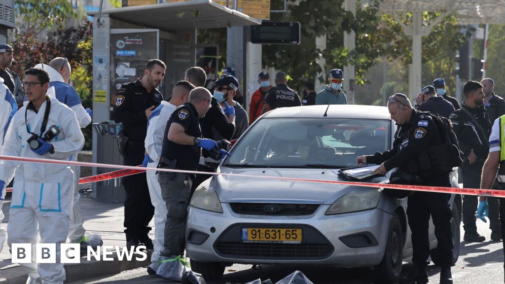 Three Israelis killed by Palestinian gunmen at Jerusalem bus stop – BBC.com