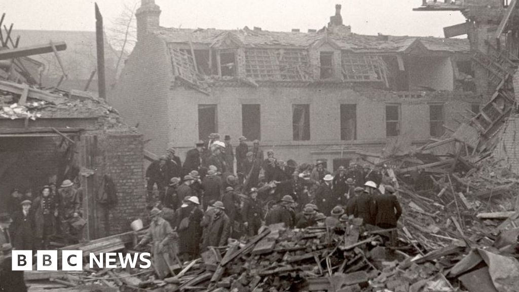 Liverpool Marks World War Two s worst Civilian Bombing BBC News
