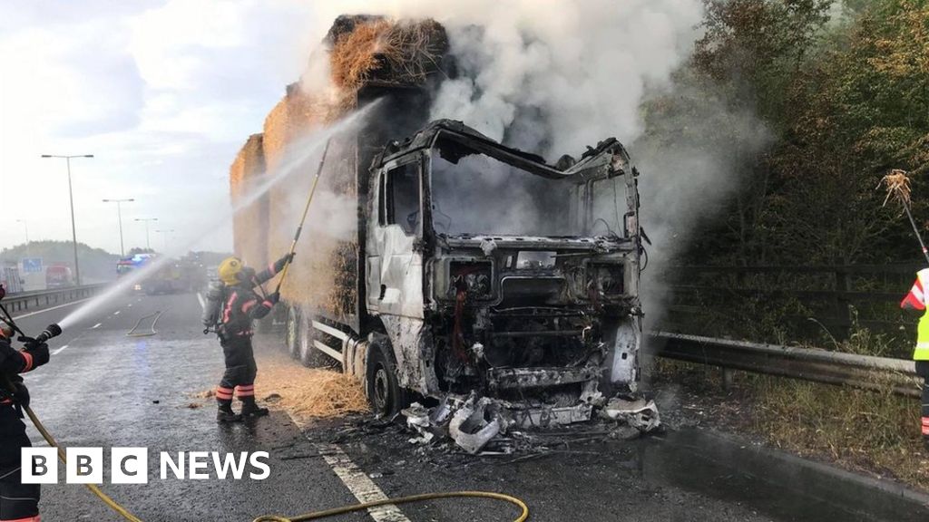 A14 In Cambridgeshire Closed As Lorry Fire Breaks Out Bbc News