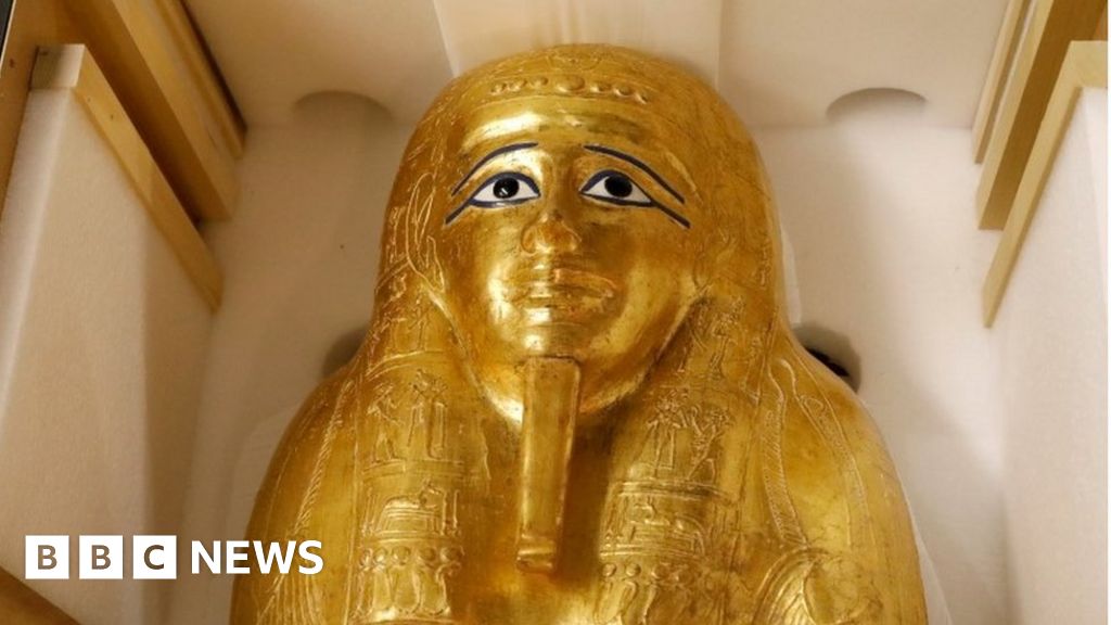 New York Met museum returns stolen ancient Egyptian coffin BBC News