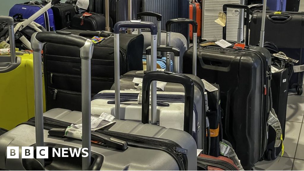 На индийските авиокомпании е наредено да спрат хаоса със забавянето на багажа