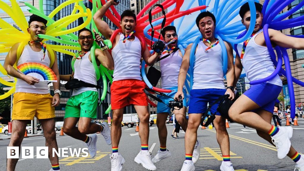 In pictures: Thousands join Pride parade in Taiwan