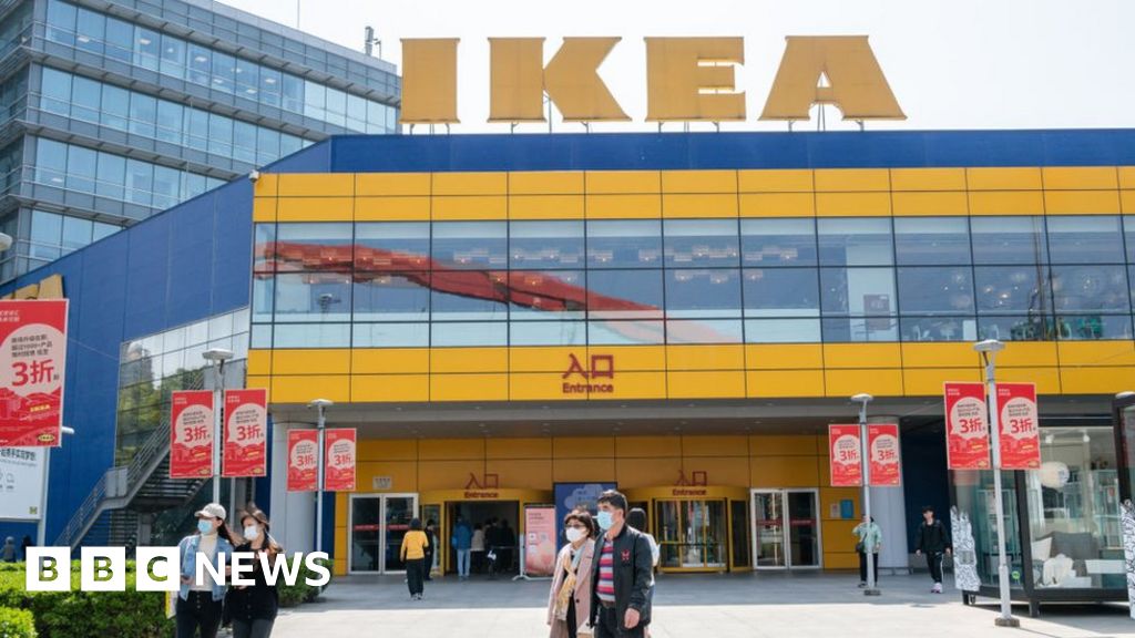 Shanghai Covid: Ikea shoppers flee attempt to lock down store - BBC