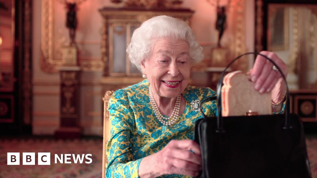 The Queen meets Paddington Bear for Party at the Palace