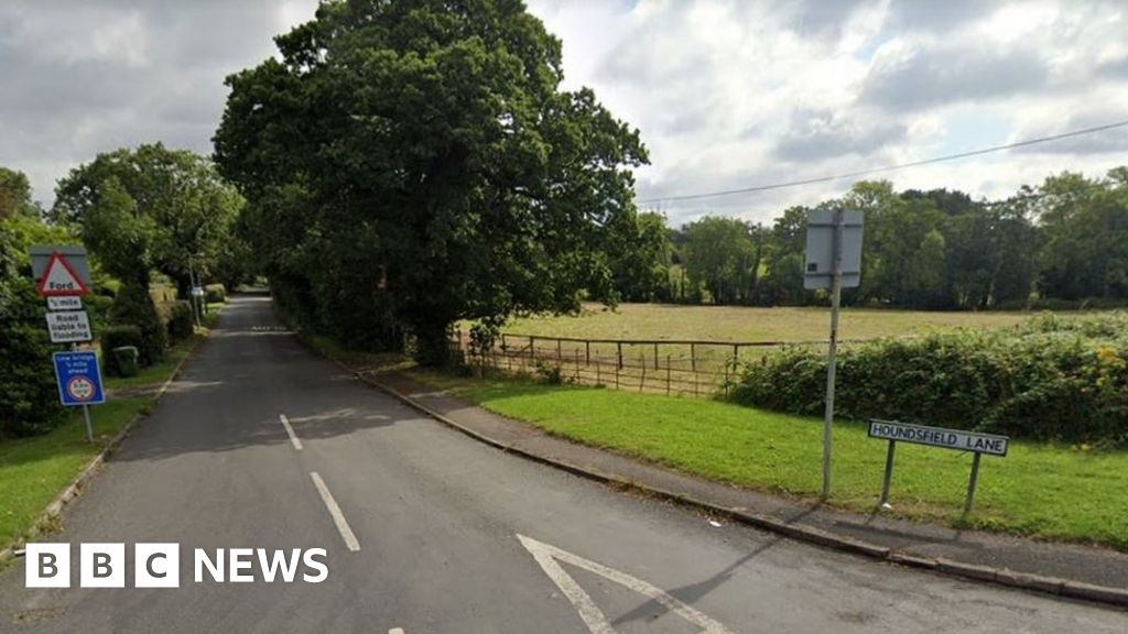 Hollywood: Man dies in crash involving two cars