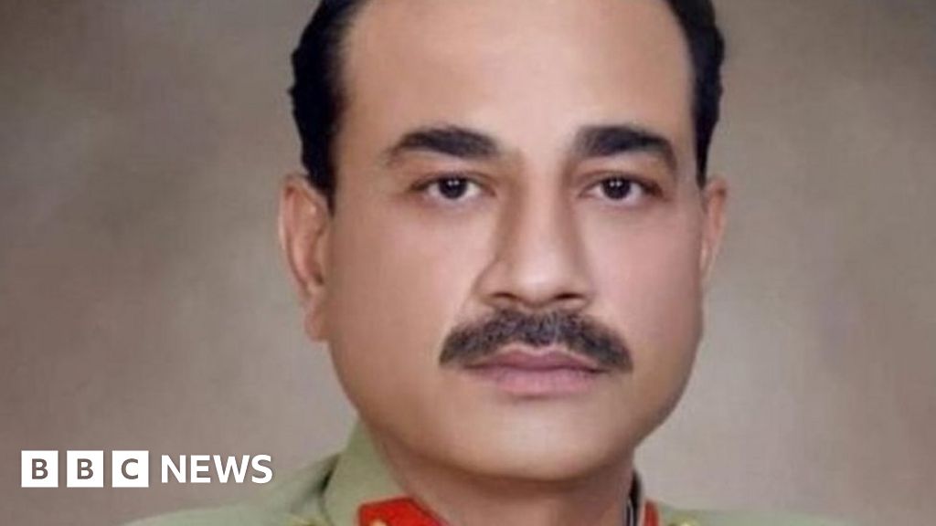 Asim Munir: Pakistan’s former spy chief named as army head – BBC