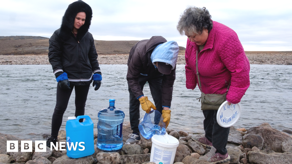 Iqaluit: A month without clean water in Canada s north