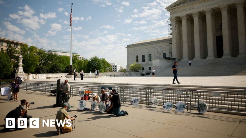 Mifepristone: US Supreme Court preserves abortion drug access
