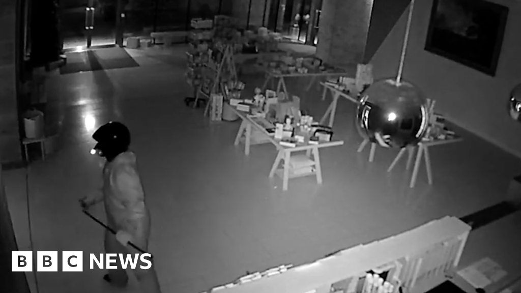 Portland Tiara theft CCTV released of raid