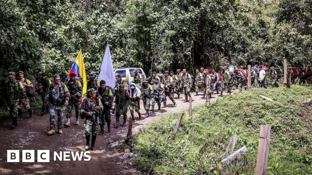 Colombian Families Flee Criminal Gangs As Farc Leaves, Says UN - BBC News