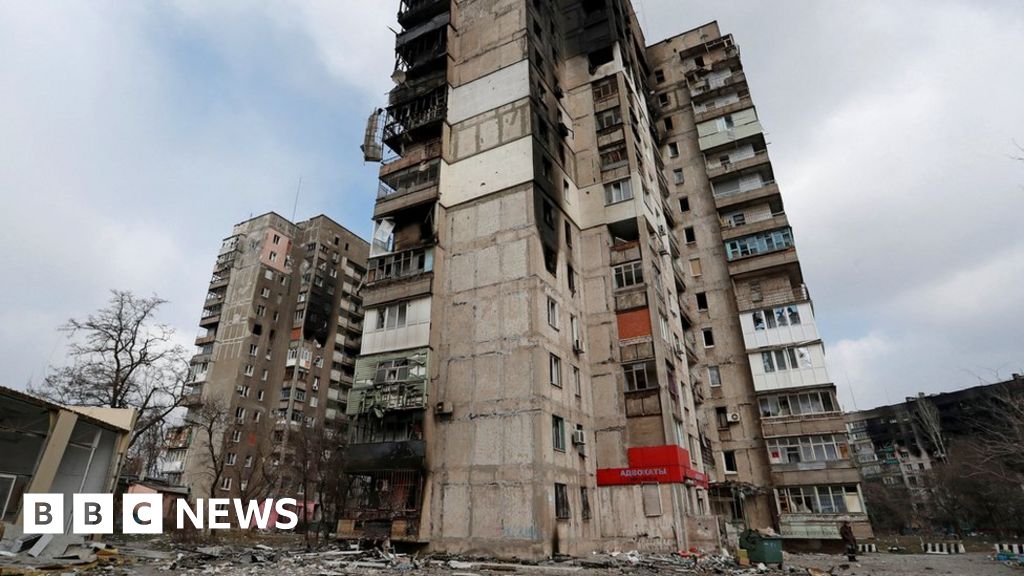 Ukraine war: 'Tanks in streets' as fighting hits Mariupol centre