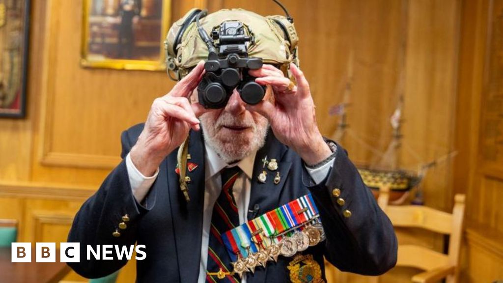 100-year-old commando inspires the next generation in Devon