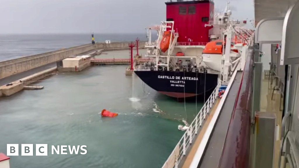 Un crucero de Southampton chocó con un carguero en plena tormenta en Mallorca