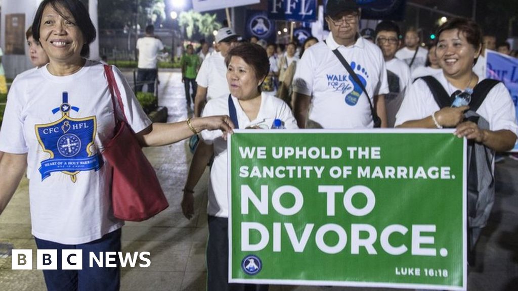 Philippines moves closer to allowing divorce