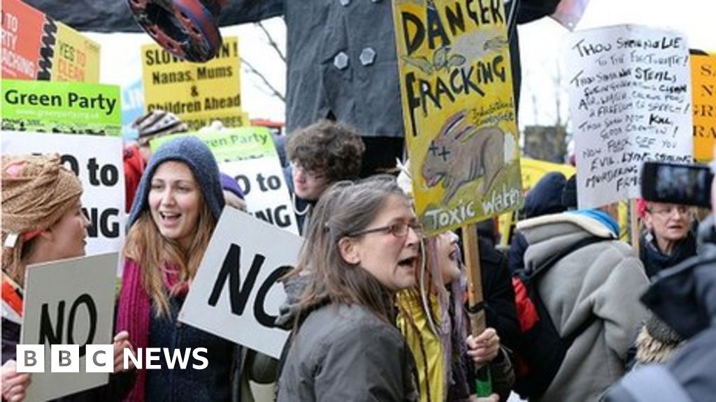 Cuadrilla bid for first UK fracking in four years debated - BBC News