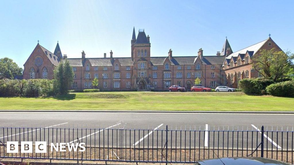 Methodist College Belfast menghubungi PSNI melalui Tur Rugby