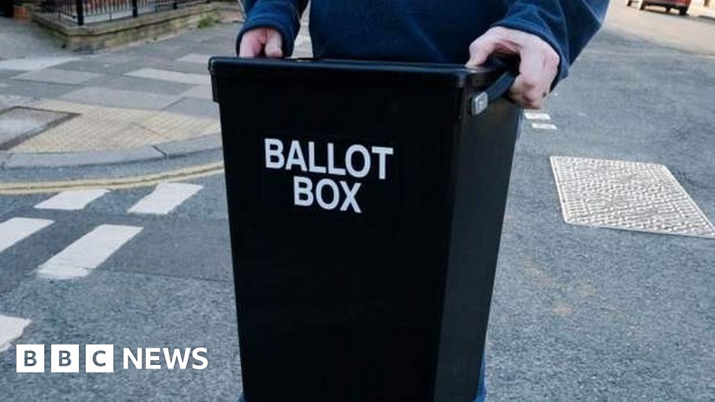 Selby: Conservatives hold Byram and Brotherton seat - BBC News