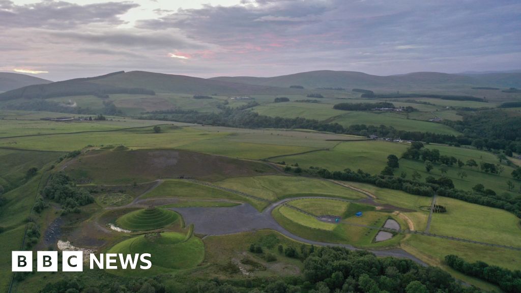 Summer solstice celebrated at Crawick Multiverse – BBC News