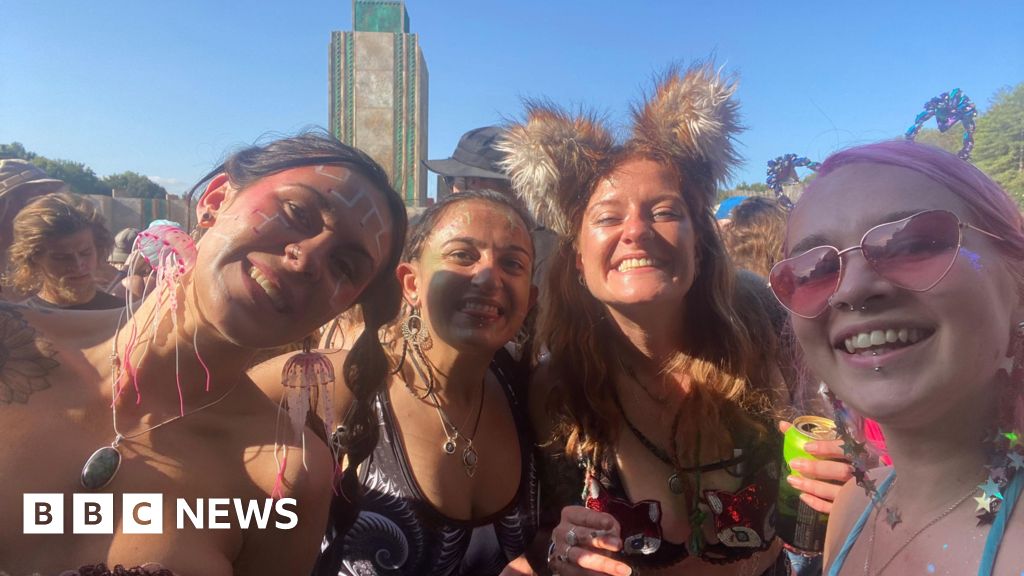 Why some Glastonbury revellers will be alcohol-free – BBC News