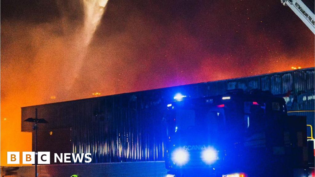 Industrial, House Fires Close Roads Dublin, Leicester, Worksop