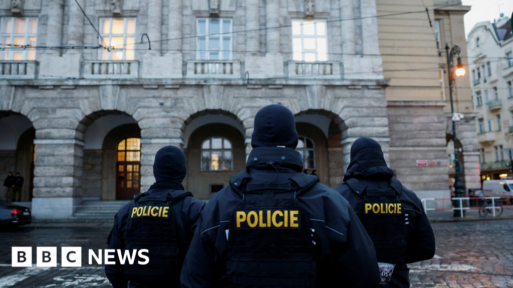 Чешките депутати гласуват за затягане на законите за носене на оръжие след масова стрелба