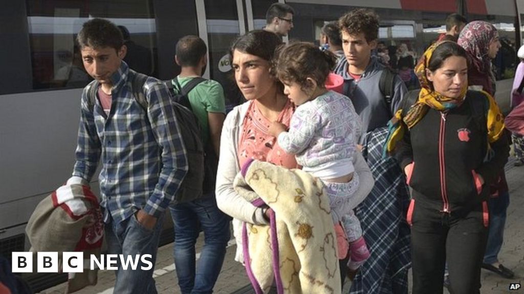 Austria and Germany welcome migrants