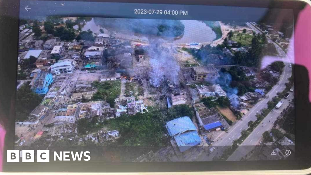 Девет убити при експлозия в склад за фойерверки в Тайланд