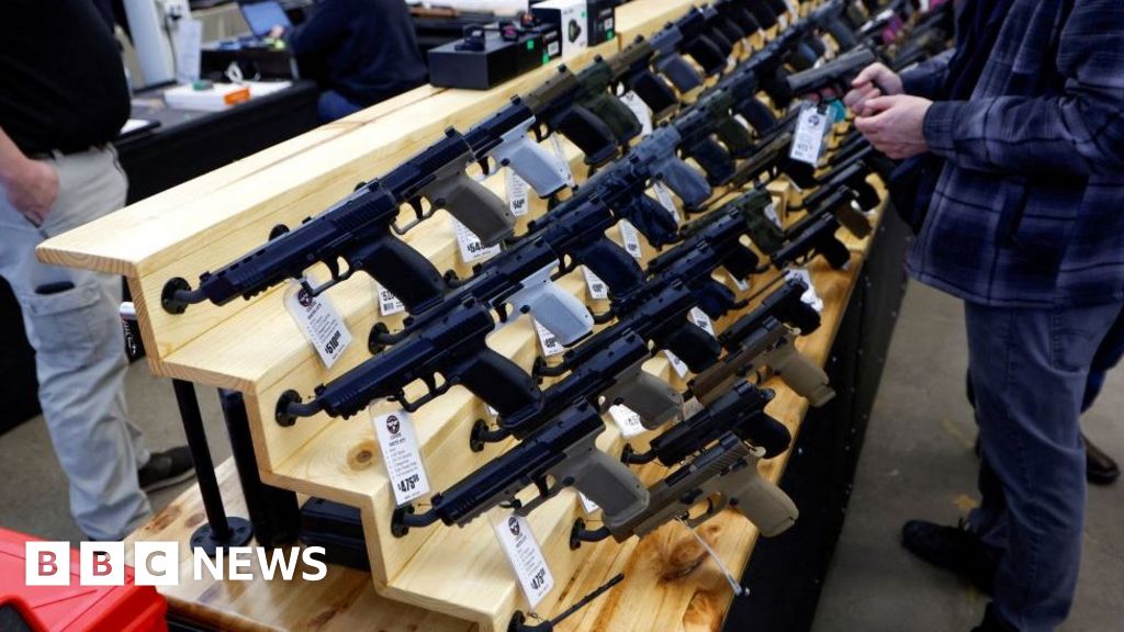 САЩ ще премахнат „вратичка в шоуто за оръжия“, която позволява продажби без проверки на миналото