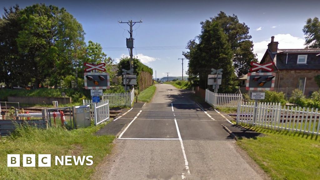 Highland Level Crossing Where Teenagers Died To Be Closed c News
