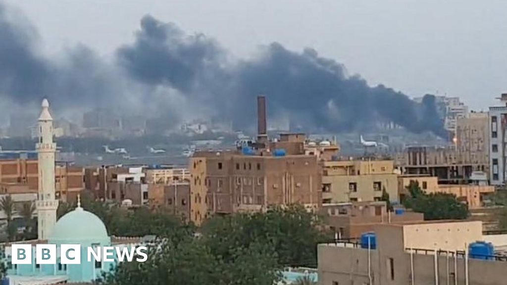 Sudan conflict: No water, no light as fighting rages on