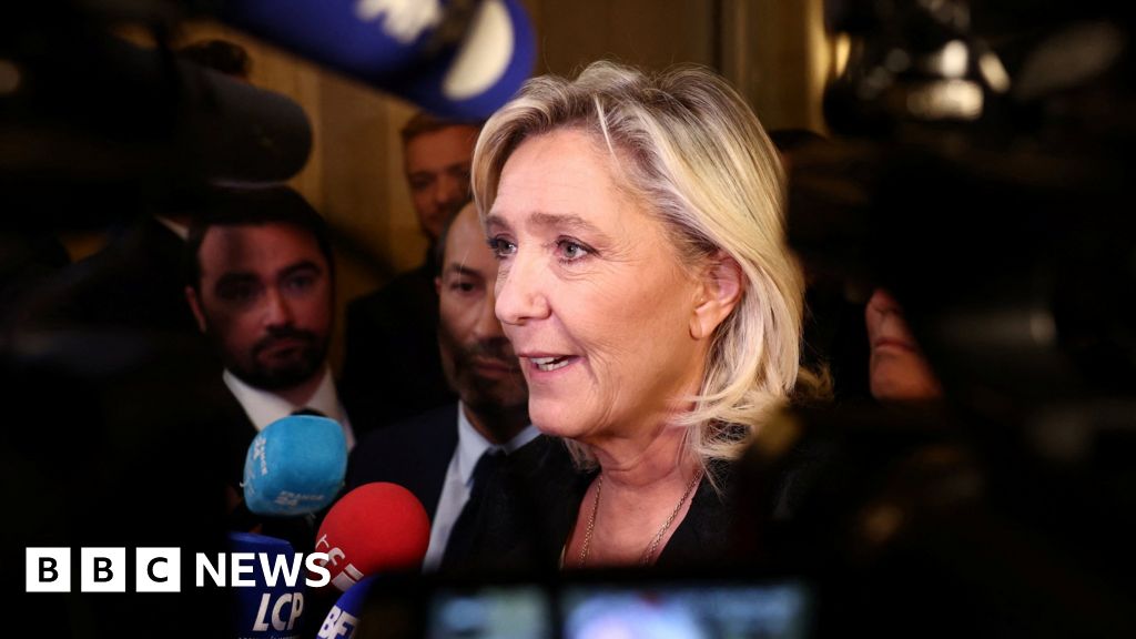I parlamentari francesi approvano le controverse riforme sull’immigrazione