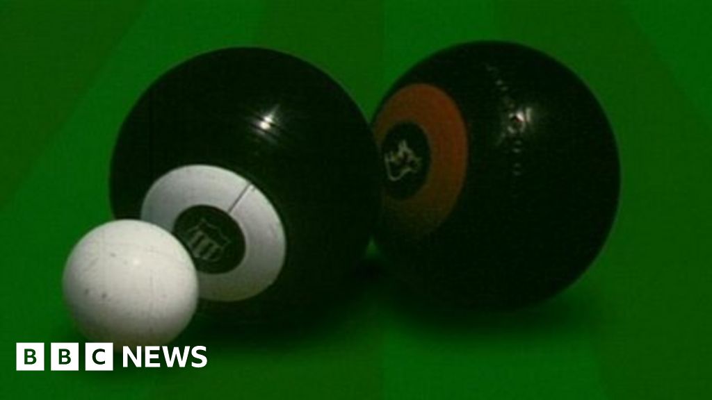 A funding battle is underway from the Spanish bowls team who are all