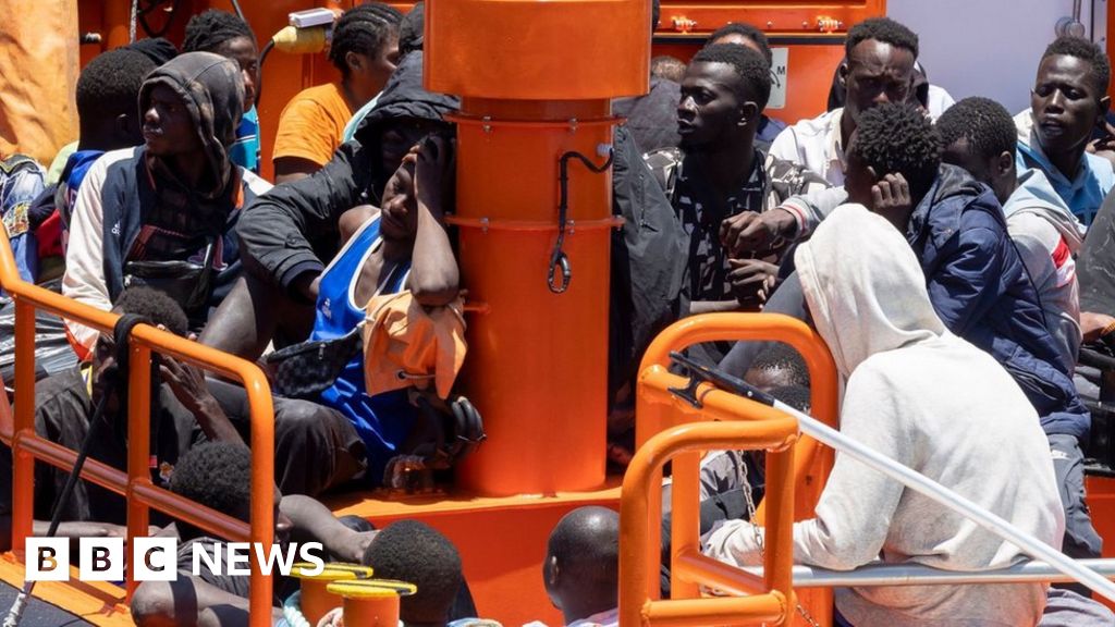 Cientos de migrantes fueron rescatados de Canarias