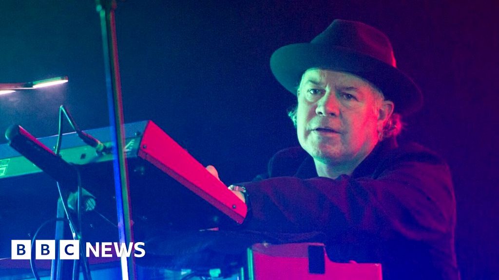 Martin Duffy Primal Scream And Charlatans Keyboardist Dies At 55 Bbc