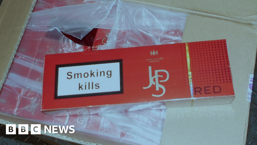 Een vrachtwagenchauffeur uit Lincolnshire is veroordeeld voor het smokkelen van nepsigaretten