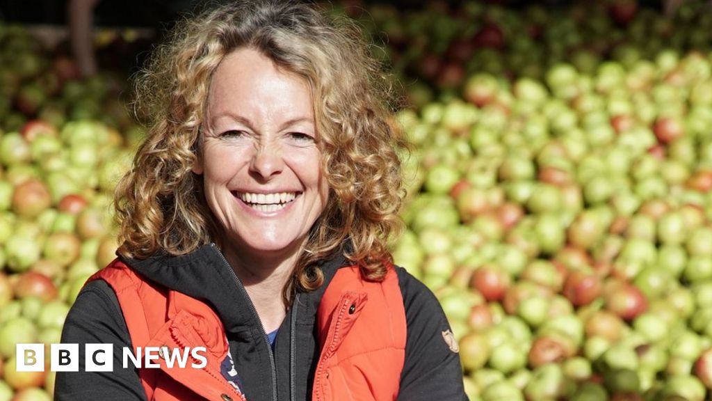 Borders Book Festival promises 'pure enjoyment' BBC News