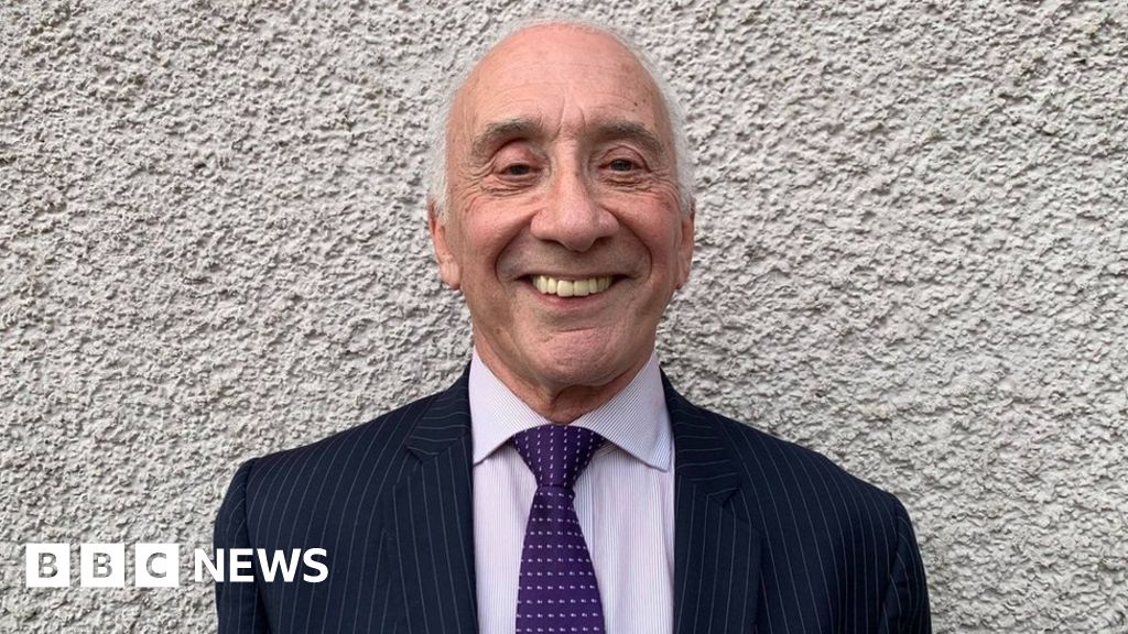 Leonard Singer 'cared deeply for Ramsey and constituents' - BBC News