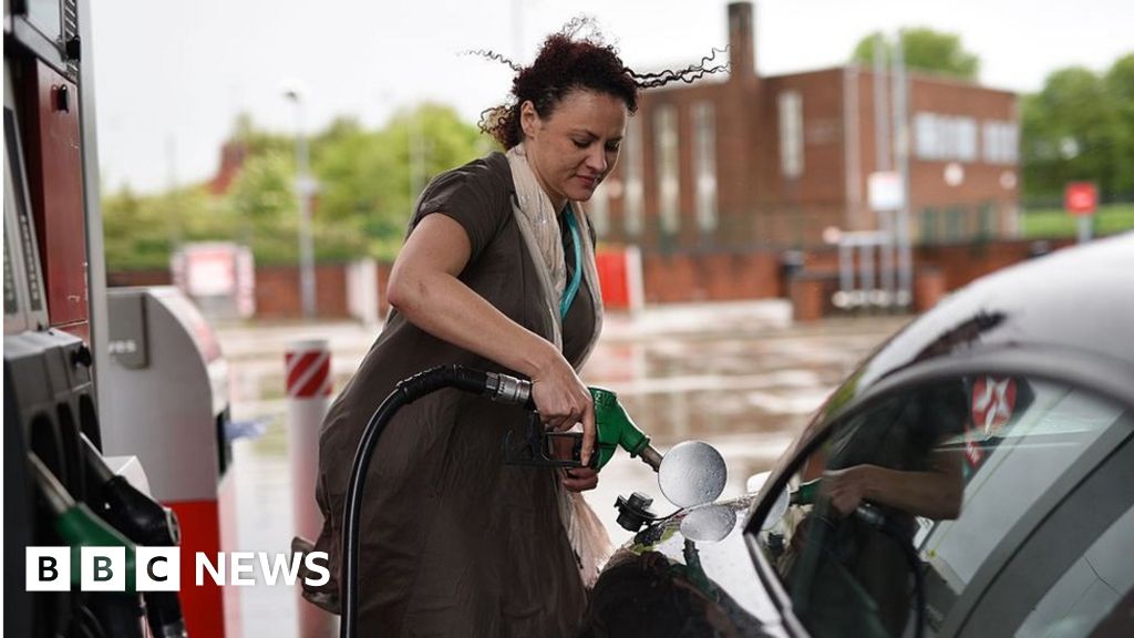 Full fuel duty cut not being passed on to drivers